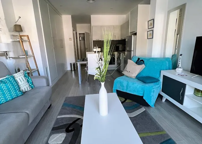 Apartamento Castell Blau Roses
