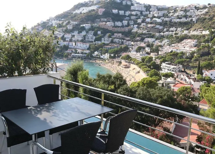 Apartamento Castell Blau Roses