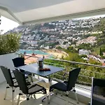 Castell Blau Appartement