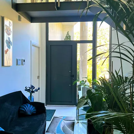 Castell Blau Apartment *