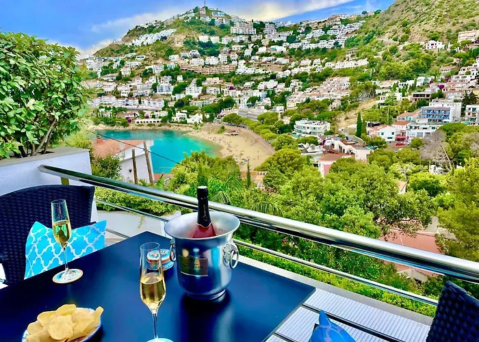 Castell Blau アパート