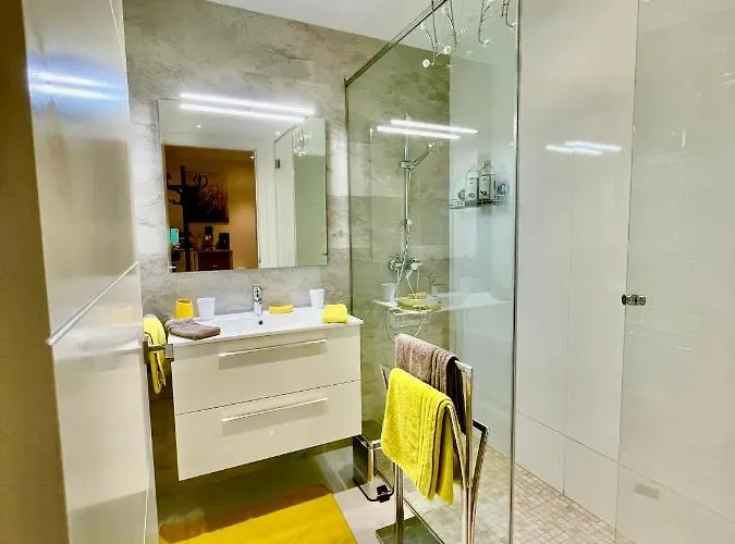 Castell Blau アパート *