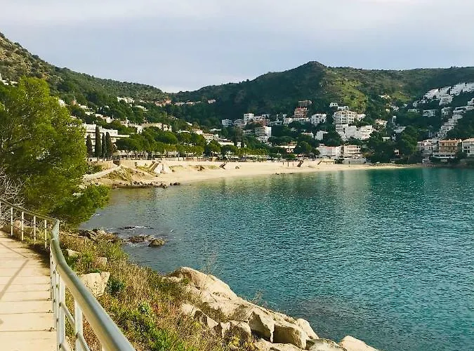 Castell Blau アパート *