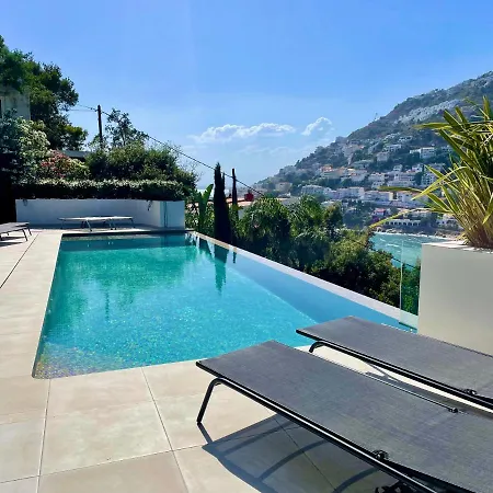 Apartamento Castell Blau Roses