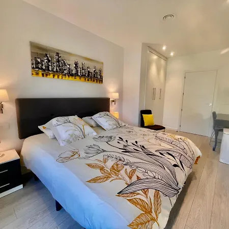 Apartamento Castell Blau Roses