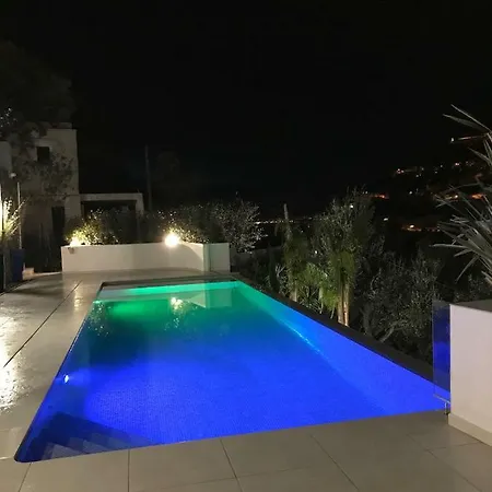 Apartamento Castell Blau Roses